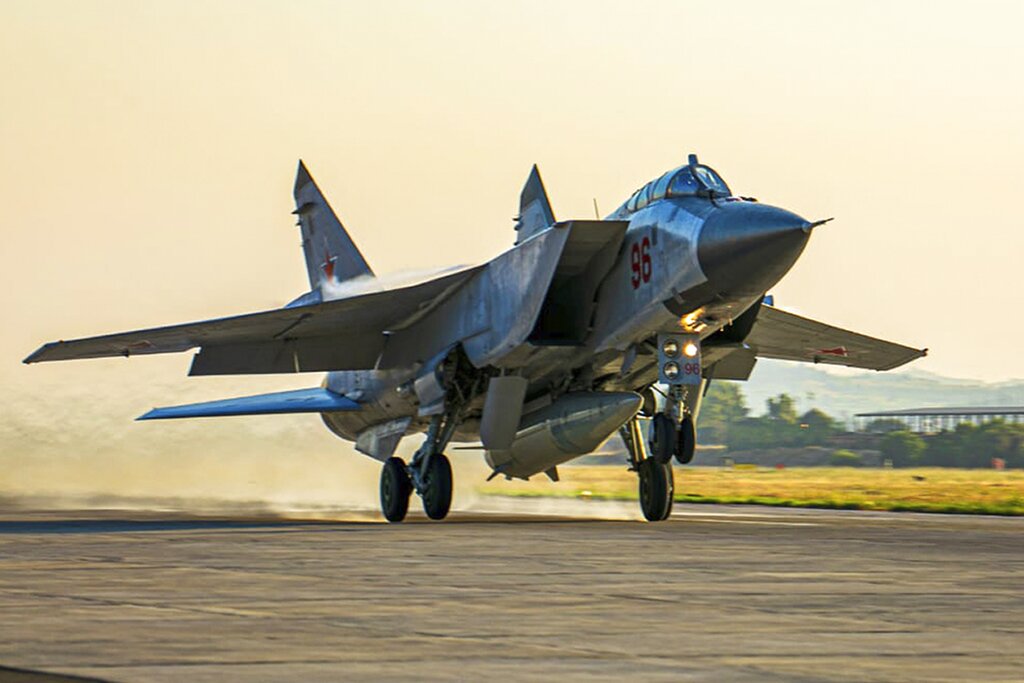 Tướng Nga về hưu dọa đánh bom căn cứ không quân Ba Lan, Romania nếu Ukraine sử dụng chúng-1