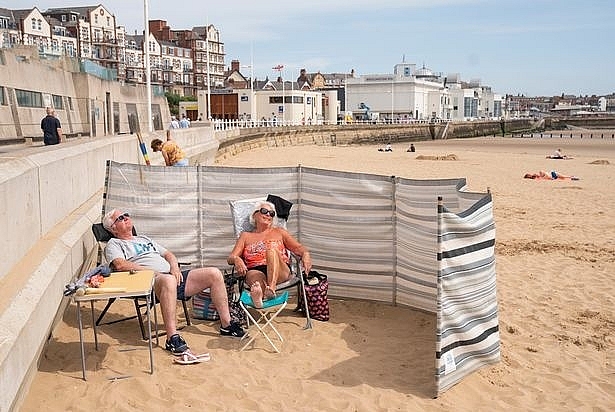Thị trấn ven biển tồi tệ ở Anh vẫn hút khách-1