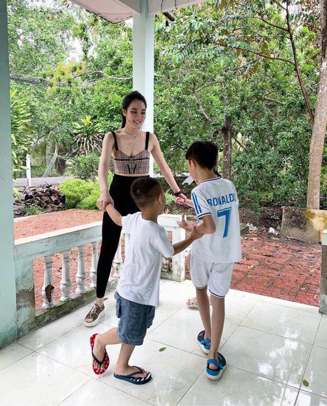 Lấy Ngô Quang Hải hơn 25 tuổi, mỹ nhân nổi nhất Hoa hậu VN 2012 sinh liền 2 con, sống sung sướng-6