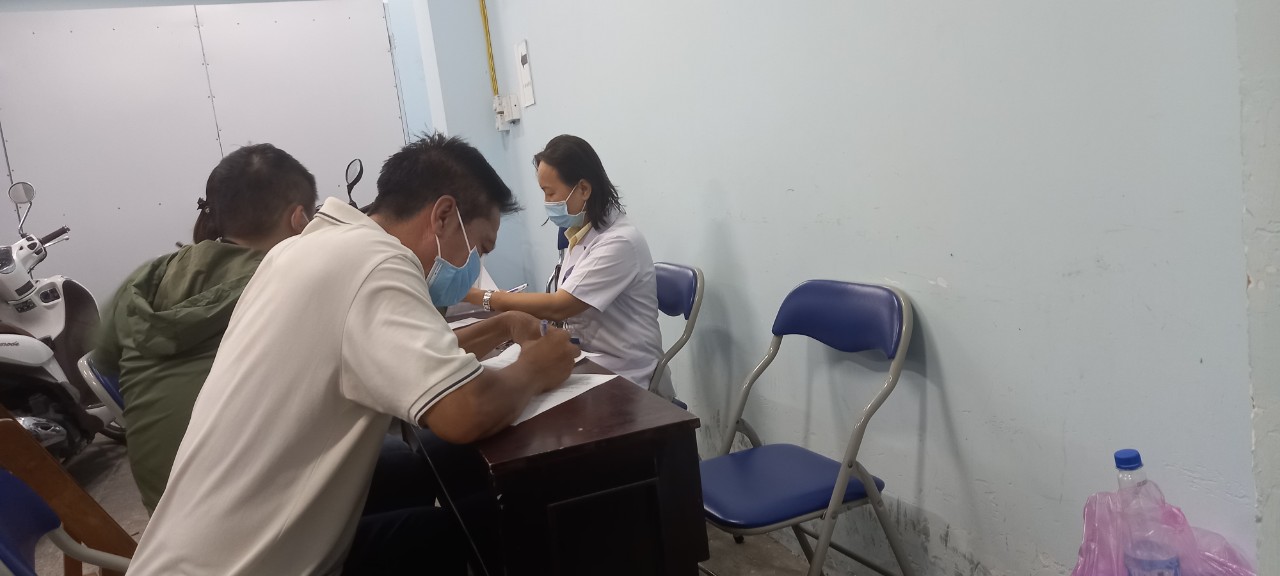 Khánh Hòa: Người dân đi tiêm vaccine COVID-19 mũi 4 đạt cao-1