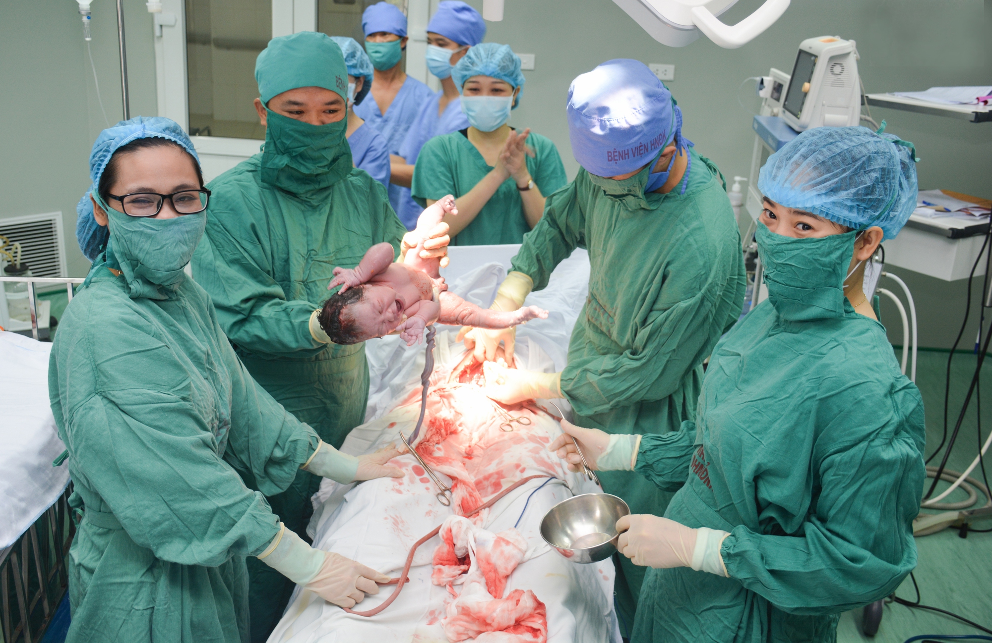 Nghệ An sớm trở thành trung tâm y tế khu vực Bắc Trung Bộ-3