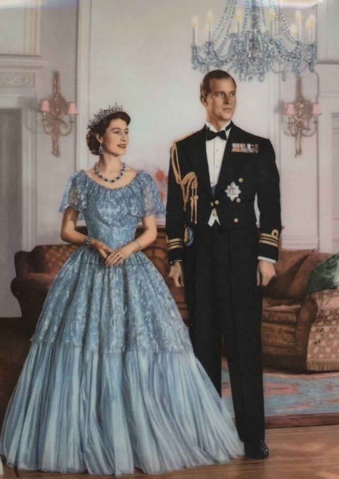 Nhìn lại thời trang lúc sinh thời của Nữ hoàng Anh Elizabeth II-4