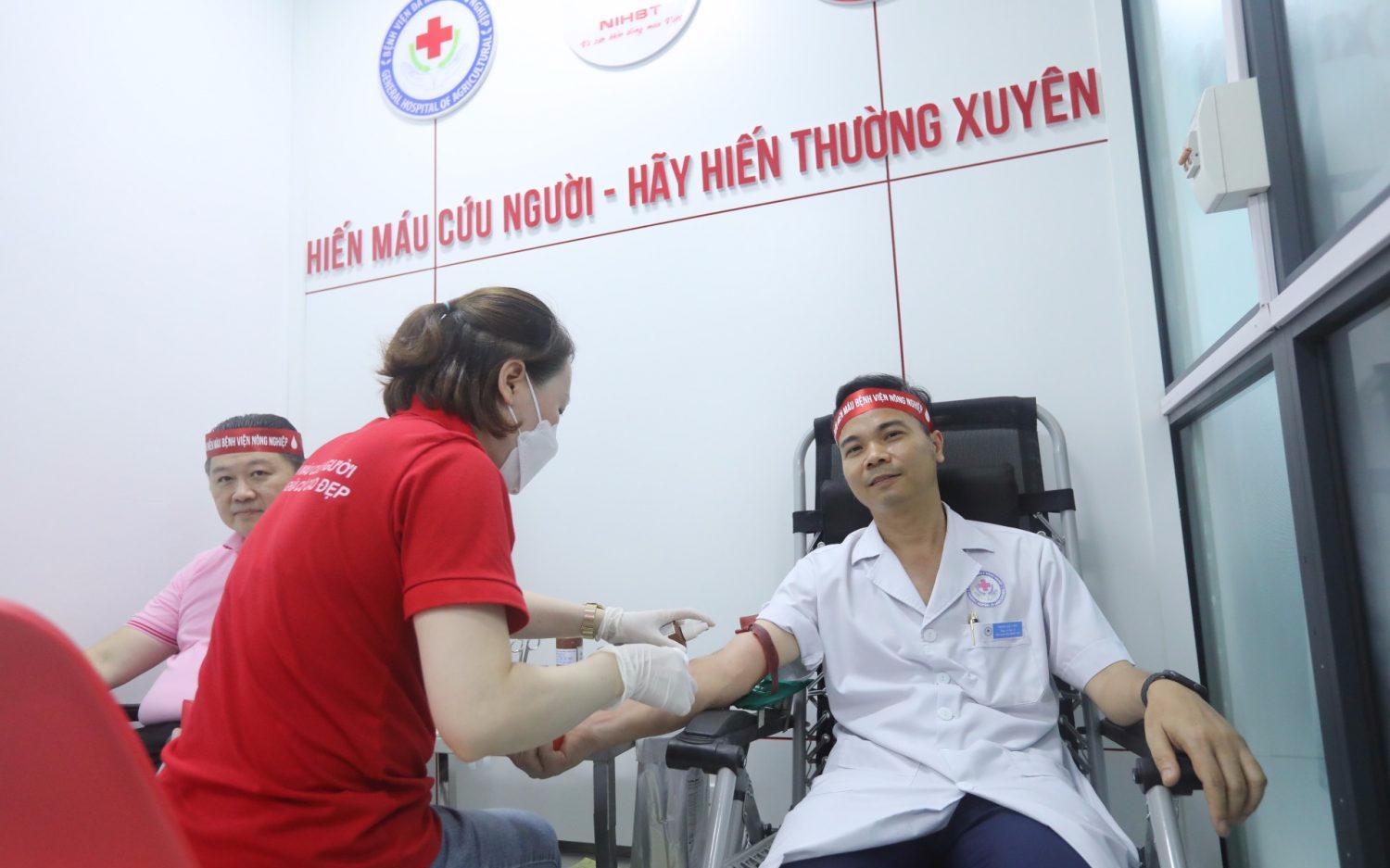 “Giọt hồng tri ân” dự kiến thu được 3.000 đơn vị máu phục vụ điều trị người bệnh-7