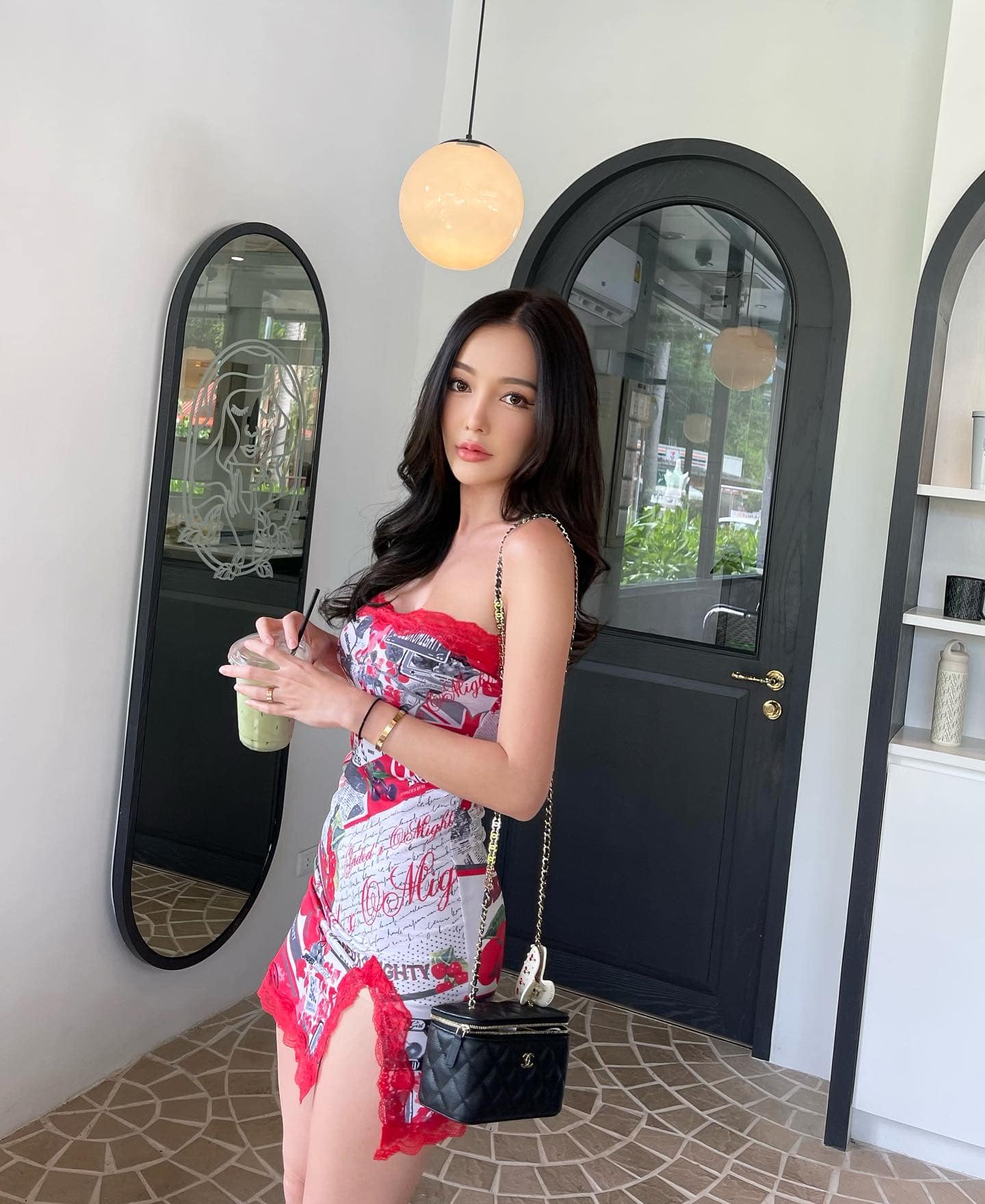 Vẻ đẹp hoàn mỹ của hot girl Thái khiến đàn ông mê mẩn-6