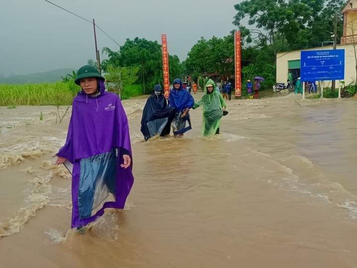 Thanh Hóa: Nhiều điạ phương bị ngập, nhiều tuyến đường bị chia cắt do mưa lớn-5