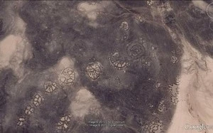 Lộ hình ảnh đảm bảo độc lạ Google Earth vô tình chụp được-img