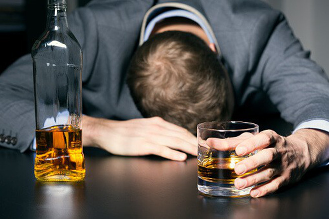 Có thể bạn không ngờ tới nhưng rượu sẽ là 'kẻ tước mạng' thầm lặng hơn cả những chất kích thích khác-2