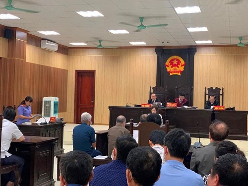 Xét xử 3 cựu lãnh đạo huyện ở Thanh Hóa-1