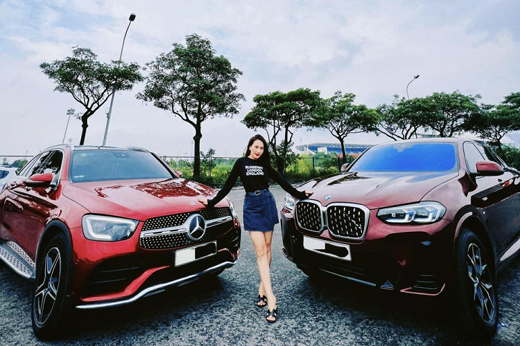 Nữ diễn viên Bảo Thanh "khoe hàng" BMW X4 2022 và Mercedes-Benz GLC-cover-img