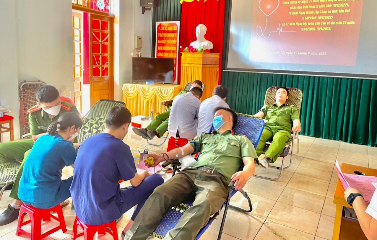 Yên Bái: Gần trăm chiến sĩ Công an tham gia hiến máu tình nguyện-1