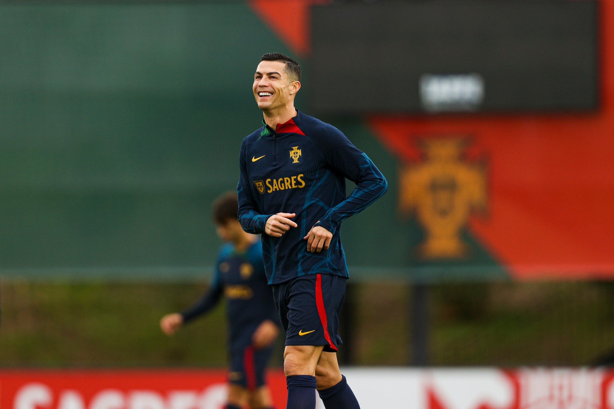 Đội trưởng M.U nói gì trước tin đồn 'trở mặt' với Ronaldo ở tuyển Bồ Đào Nha?-1
