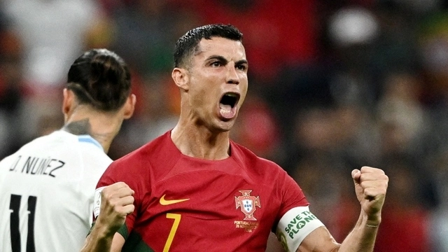 Bruno Fernandes nói gì khi Ronaldo "ăn mừng nhầm" bàn thắng?-cover-img