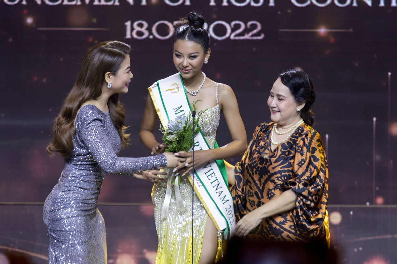 Hoa hậu Nông Thuý Hằng không được dự thi Miss Earth 2022, Trương Ngọc Ánh nói gì?-2