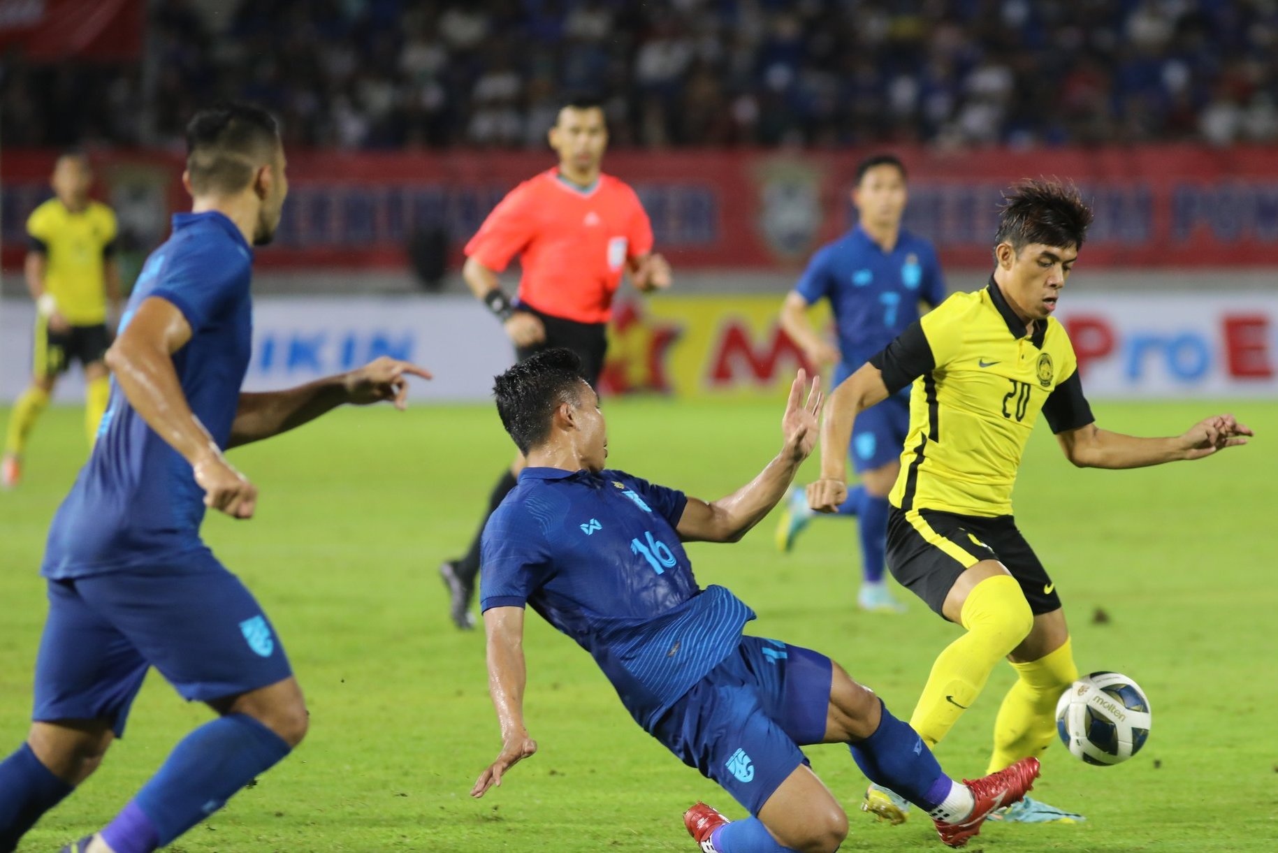 Báo Thái Lan thống kê 5 cơn ác mộng của tuyển Thái Lan khi thua đau Malaysia-2