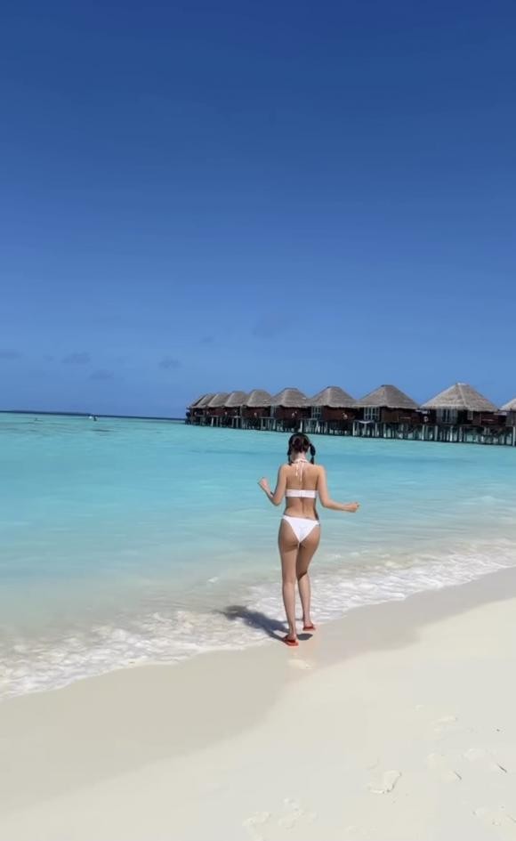 Ninh Dương Lan Ngọc khoe dáng nuột khi diện bikini ở Maldives nhưng lại gây chú ý vì điều này-2