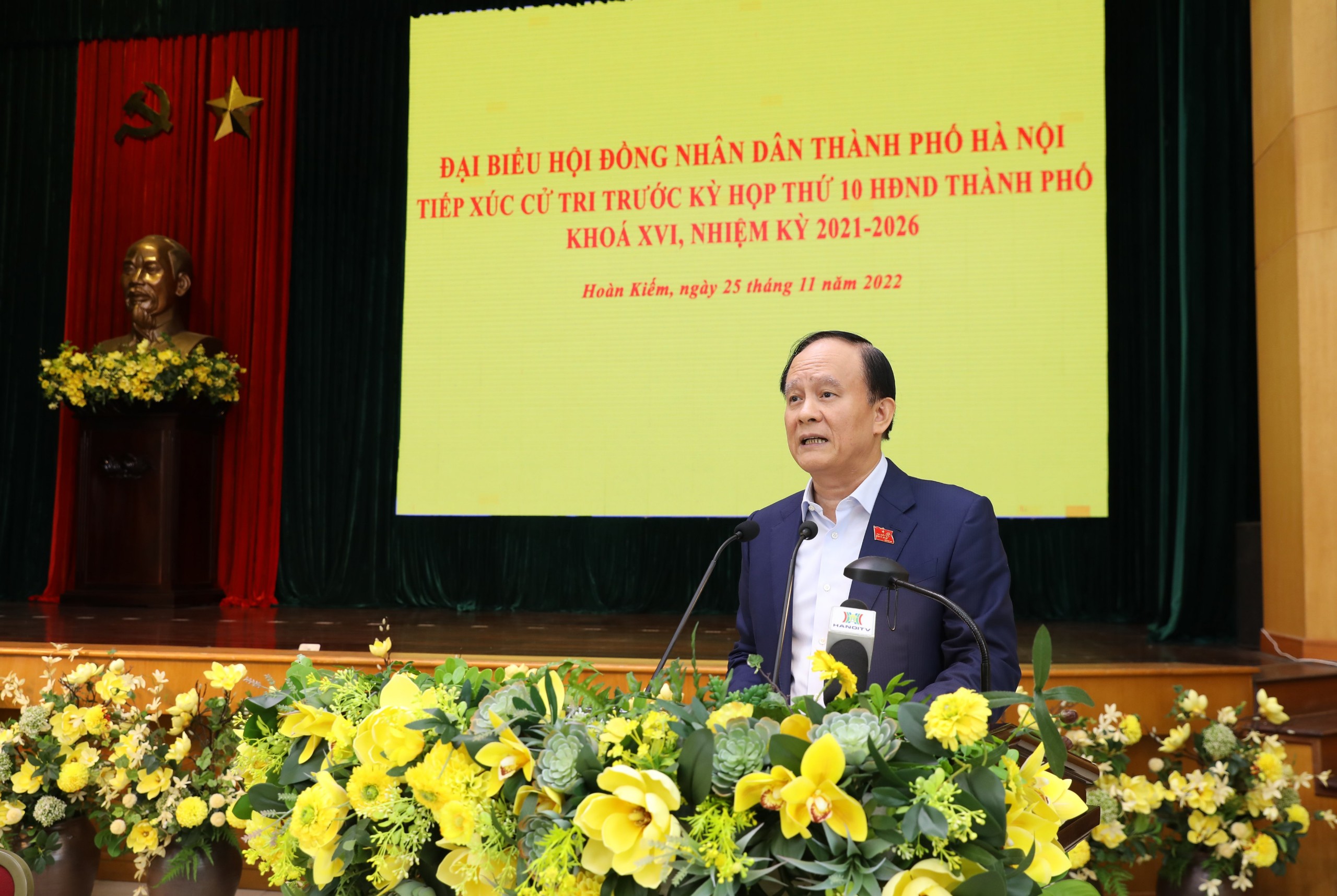 Chủ tịch HĐND TP Nguyễn Ngọc Tuấn tiếp xúc cử tri quận Hoàn Kiếm-2