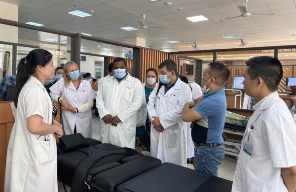 Bệnh viện CIMEQ (Cuba) trao đổi, hợp tác chuyên môn với bệnh viện 199-1