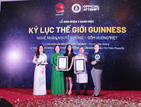 Hai sản phẩm của nghệ nhân xứ gốm Bát Tràng vừa lập kỷ lục Guinness-1