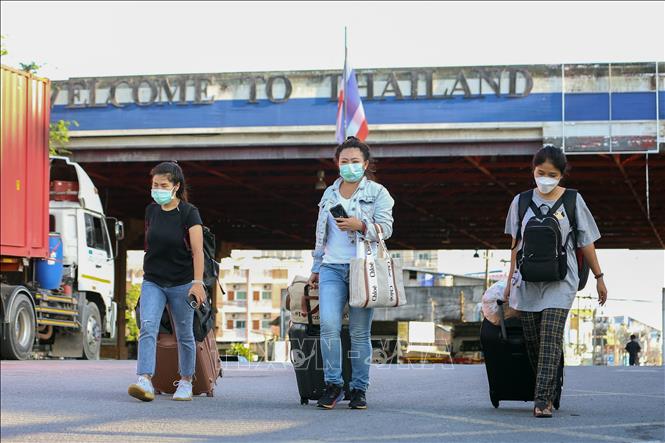 Thái Lan dỡ bỏ tình trạng khẩn cấp phòng COVID-19-1