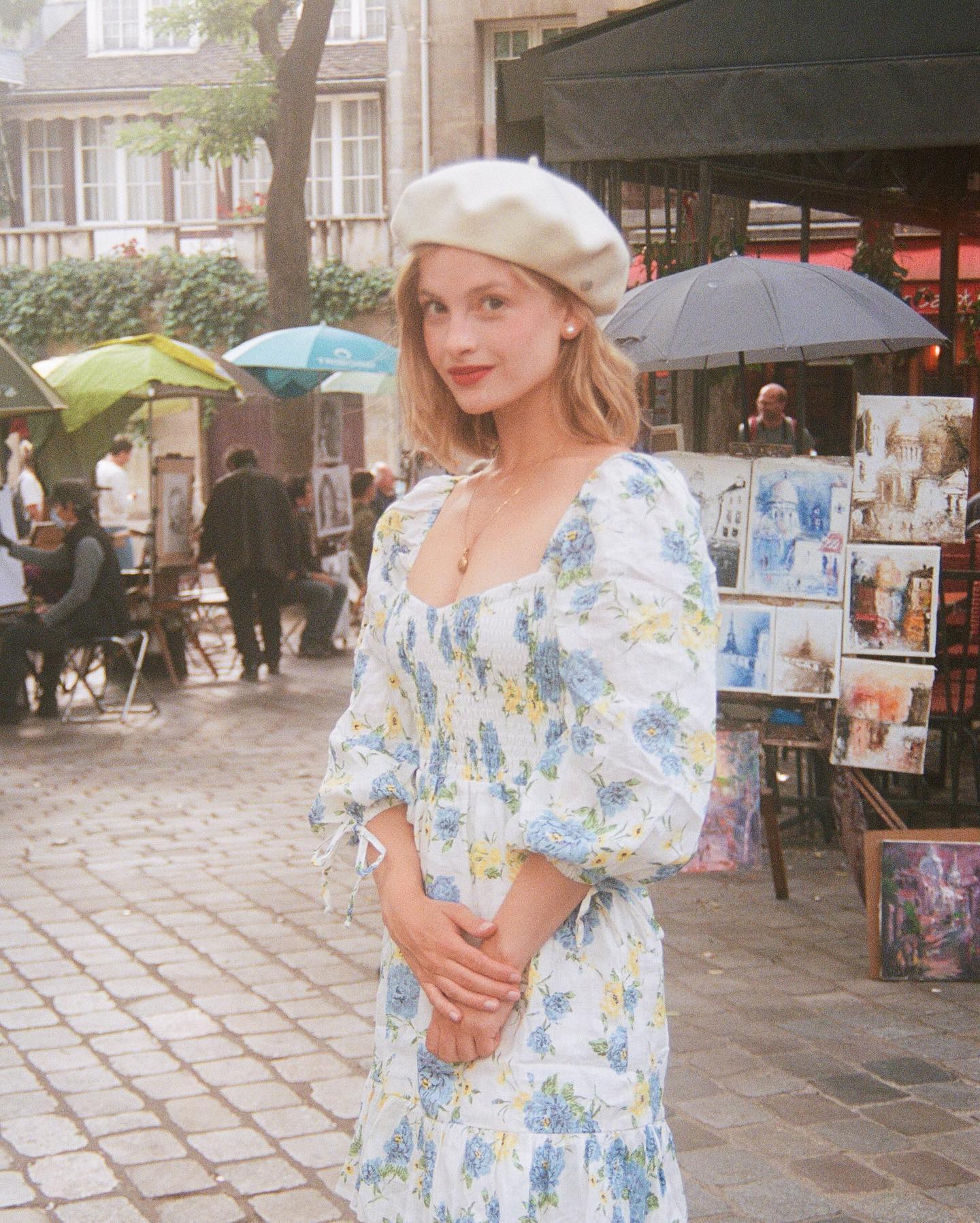 4 mẫu váy liền trẻ trung và sang trọng, phụ nữ Pháp mùa thu nào cũng diện-4
