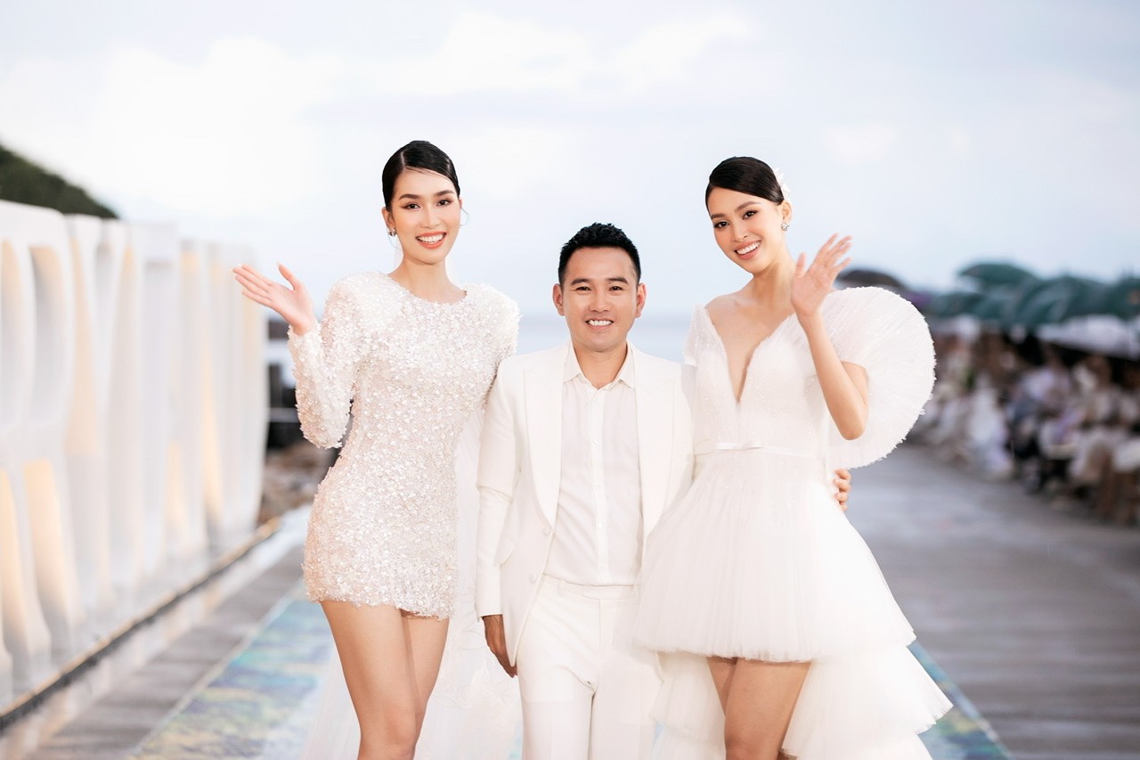 Hoa hậu Tiểu Vy, Á hậu Phương Anh đọ sắc khi diện váy cưới-21