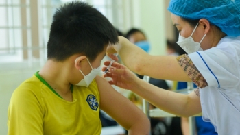Các quận, huyện tại Hà Nội đẩy nhanh tiến độ tiêm vắc-xin Covid-19-4