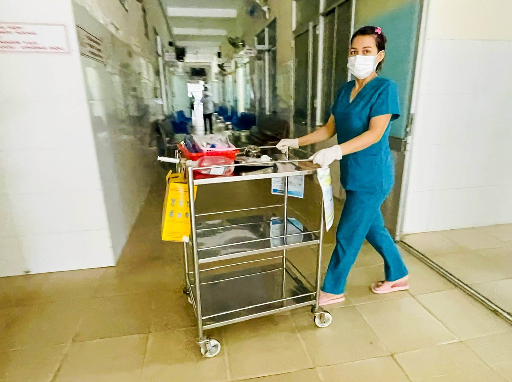 Hàng loạt cán bộ y tế Bình Định, Quảng Ngãi xin nghỉ việc-1
