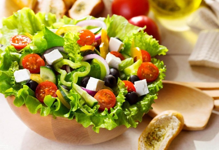 Ăn salad thường xuyên để có làn da sáng tự nhiên-1