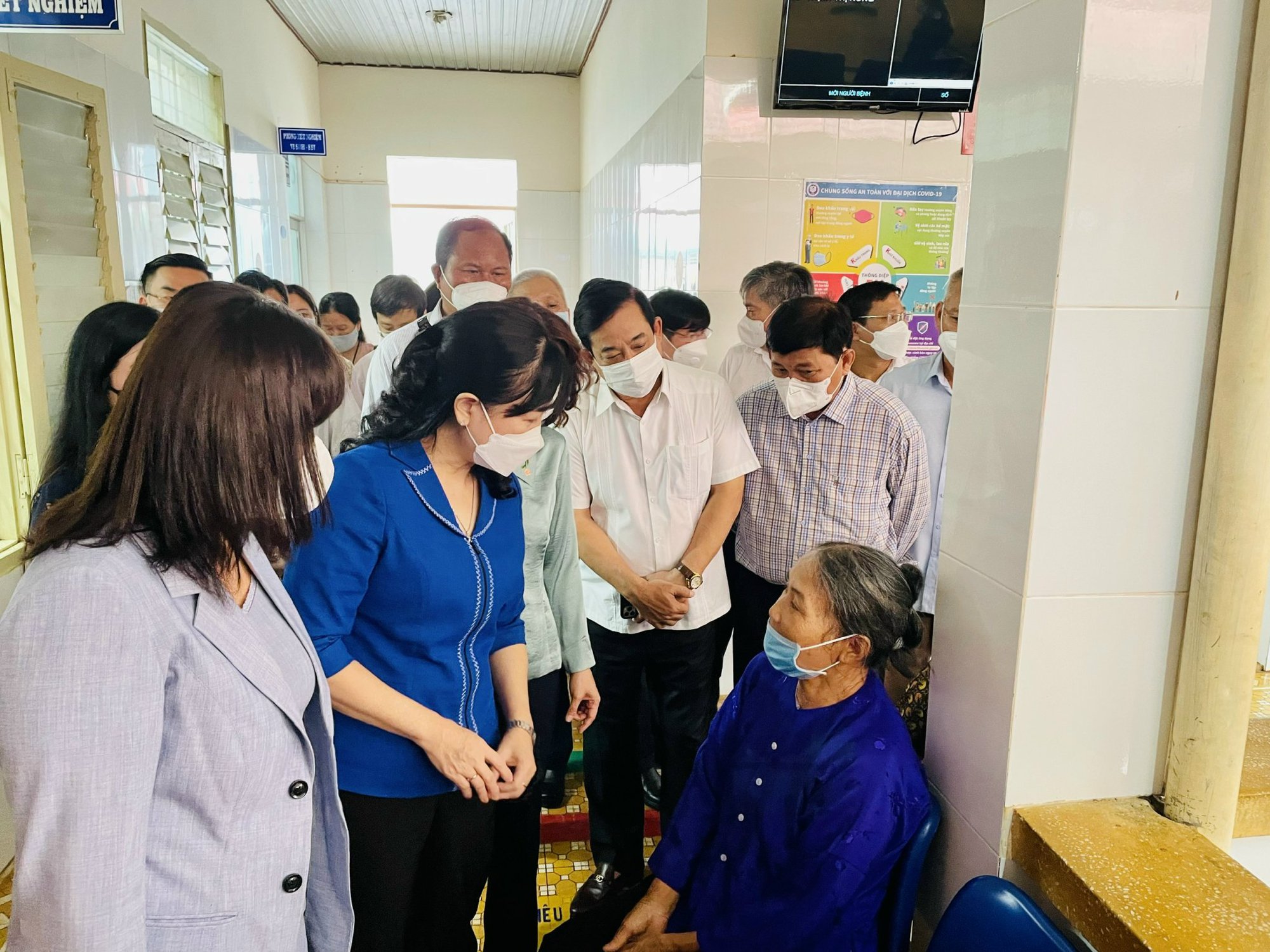 Quyền Bộ trưởng Bộ Y tế Đào Hồng Lan thăm, làm việc với y tế cơ sở của Đắk Lắk-2