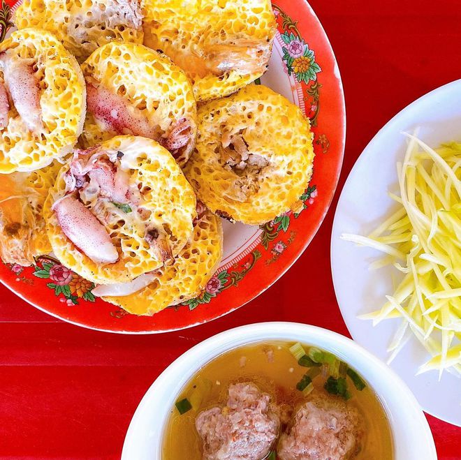 4 quán bánh căn ở Nha Trang cứ ăn là “dính”, người dân địa phương cũng khen tấm tắc-3