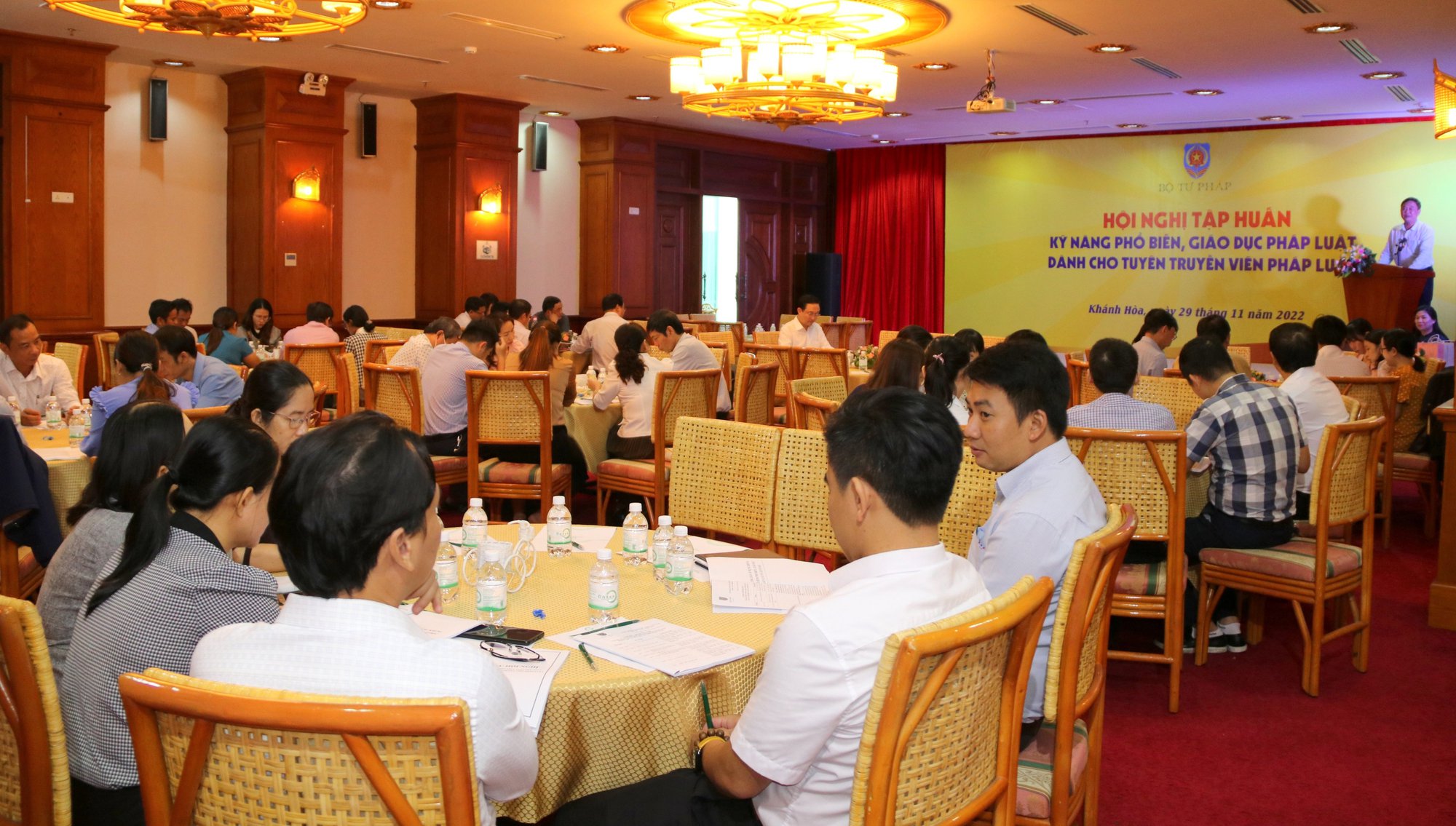 Bộ Tư pháp tổ chức Hội nghị tập huấn kỹ năng phổ biến, giáo dục pháp luật tại Khánh Hòa-1