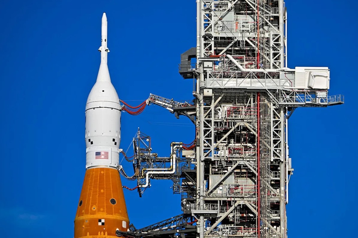 NASA lùi lịch phóng thử tên lửa Mặt trăng sang tháng 11-1