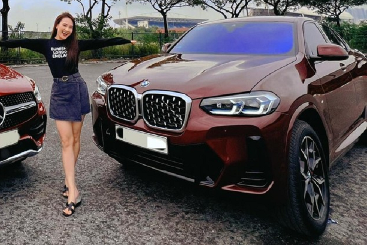 Nữ diễn viên Bảo Thanh "khoe hàng" BMW X4 2022 và Mercedes-Benz GLC-6