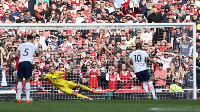 Arsenal 3-1 Tottenham: Xhaka ghi bàn-7