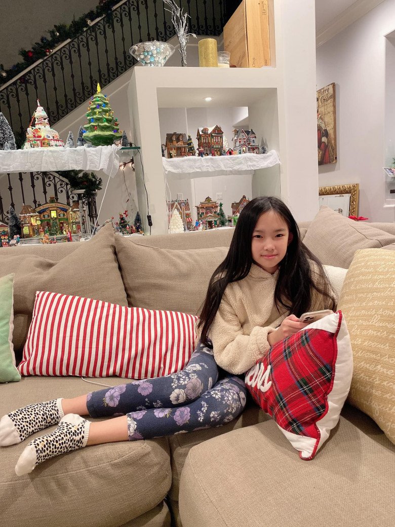 Siêu mẫu Bắc Ninh lấy con tỷ phú Mỹ, con gái 14 tuổi mặt xinh chân dài thừa hưởng gen mẹ-8