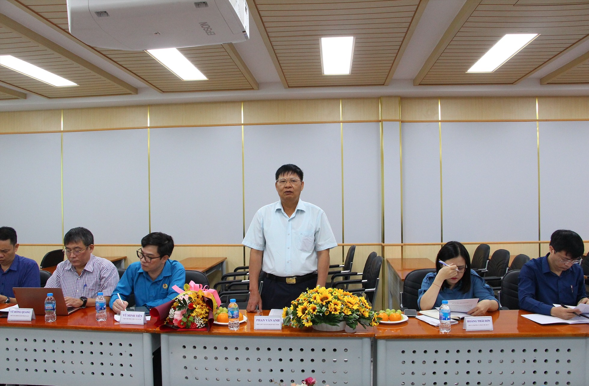 Phó Chủ tịch Tổng LĐLĐVN Phan Văn Anh làm việc với Công đoàn Đồng Nai-2