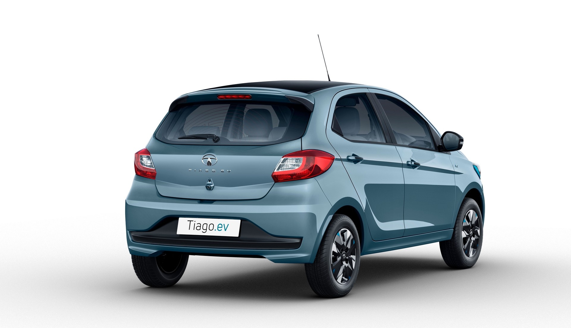 Xe điện cỡ nhỏ Tata Tiago có thể di chuyển tối đa 315 km-2