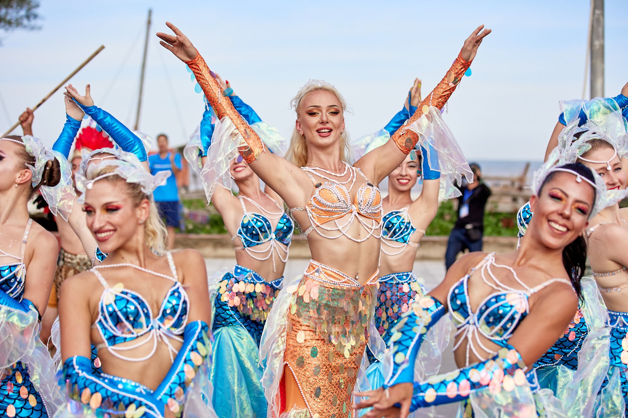 100 vũ công Brazil, Moldova, Colombia... khuấy động Carnival du lịch biển Sầm Sơn-4