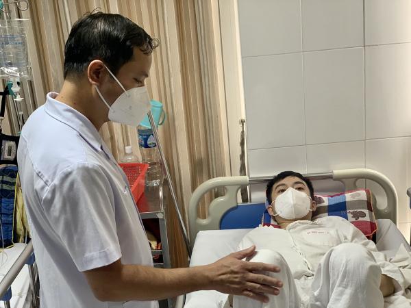 Bác sĩ bệnh viện Việt Đức cảnh báo trẻ hóa ung thư dạ dày-1