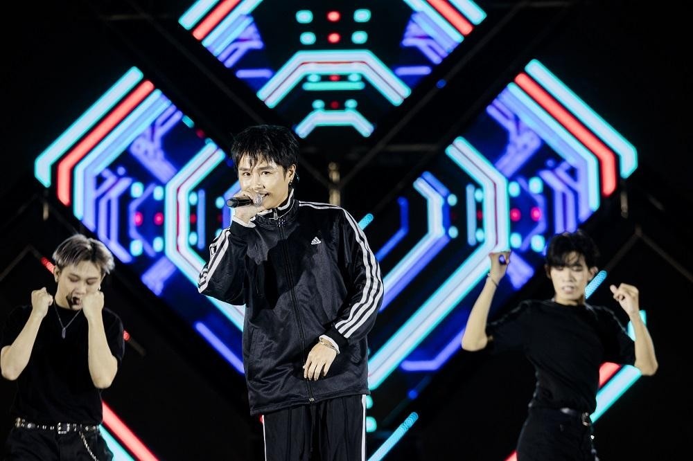 Miu Lê, Karik, OnlyC, Hieuthuhai 'bung xõa' cùng hơn 40.000 sinh viên tại concert 'MTV School Fest'-6