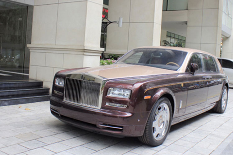 Rolls-Royce Phantom "lửa riêng" của ông Trịnh Văn Quyết đấu giá từ 28 tỷ-1