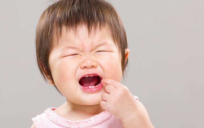 Những chăm sóc cần thiết khi trẻ mọc răng-3