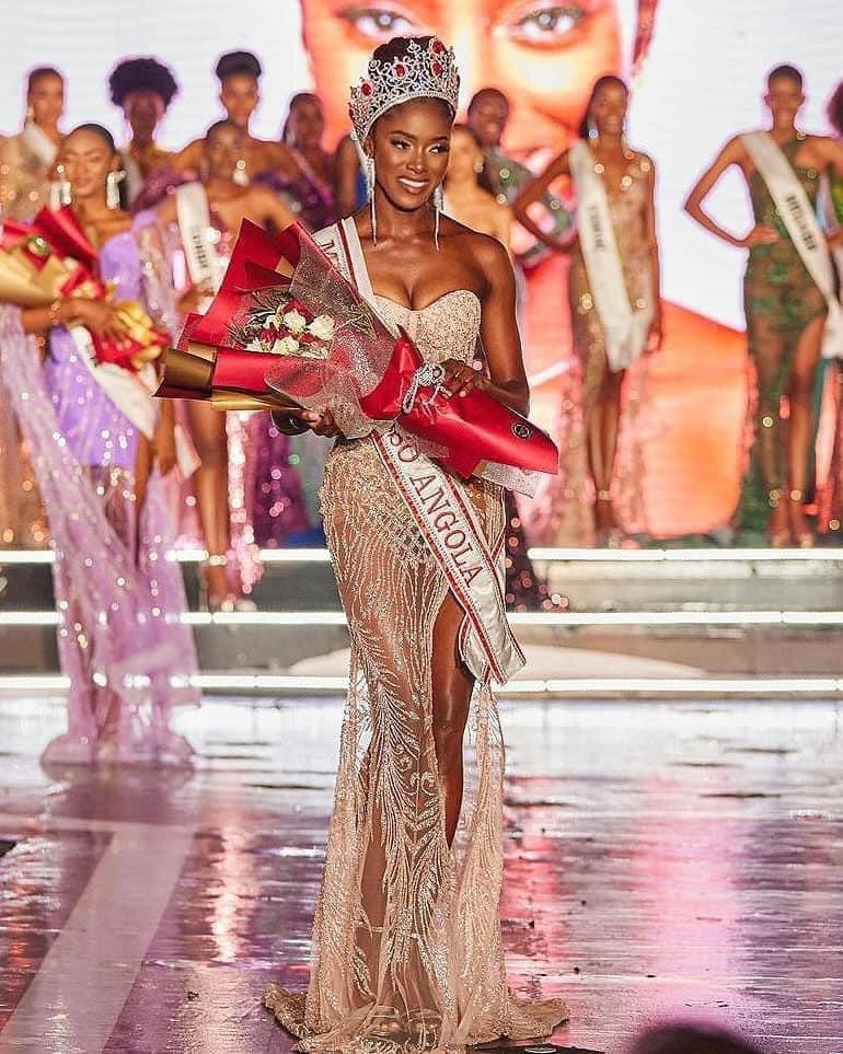 Nhan sắc hoang dã, nóng bỏng được ví như "báo đen" của tân Hoa hậu Hoàn vũ Angola 2022-1