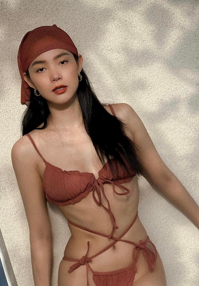 Minh Hằng nóng bỏng diện bikini khoe vòng eo 58 cm-4