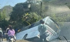 Thông tin mới nhất về nạn nhân vụ lật xe trên Đèo Cón, Phú Thọ-cover-img