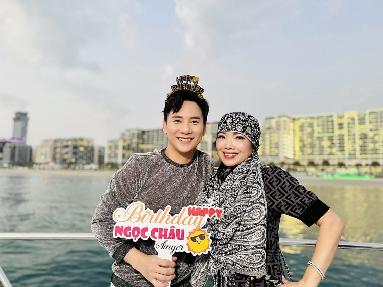 Phi Phụng, Dương Hồng Loan… mừng sinh nhật ca sĩ Ngọc Châu trên du thuyền ở Dubai-6