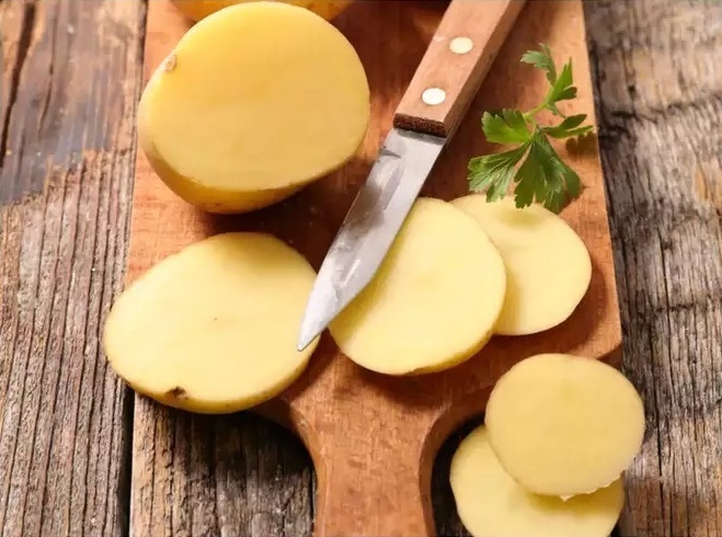 Không chỉ làm nhiều món ngon, đây là 8 công dụng thần kỳ của khoai tây không phải ai cũng biết-7
