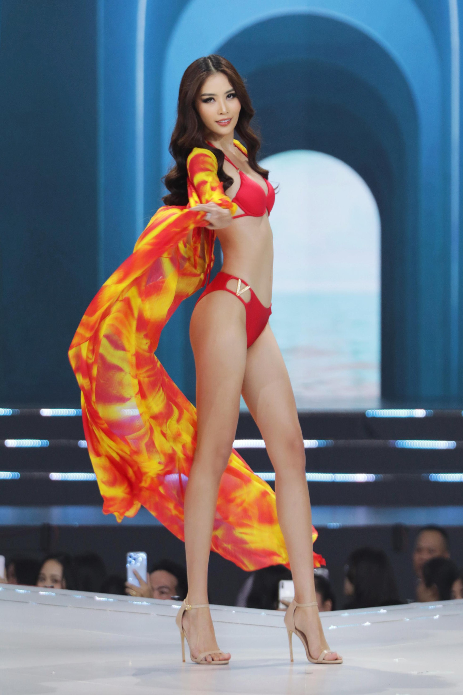 Màn trình diễn áo tắm nóng bỏng trong chung kết Hoa hậu Hoàn vũ Việt Nam 2022-1