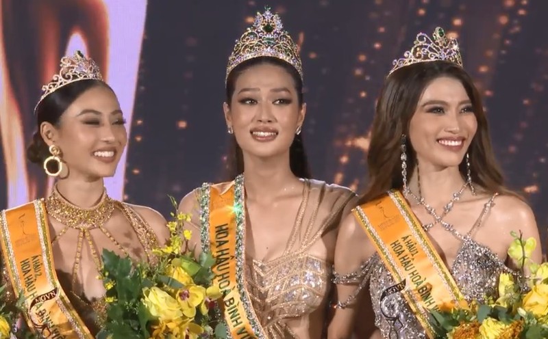 Đoàn Thiên Ân đăng quang Hoa hậu Hòa bình Việt Nam 2022-1