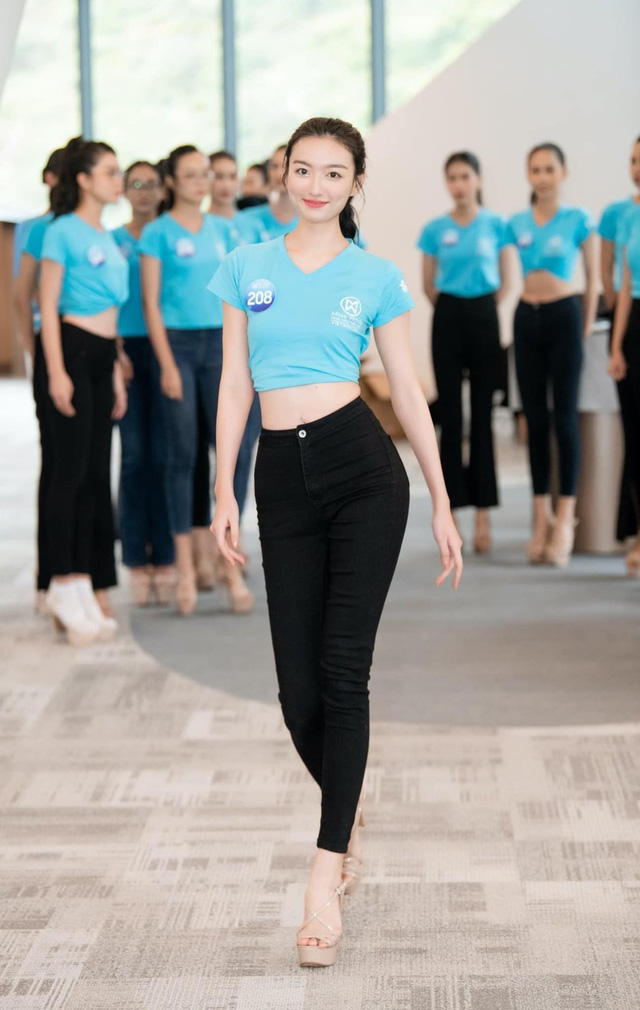Nhan sắc cô gái gây tiếc nuối khi rút khỏi Chung kết Miss World Vietnam 2022-16
